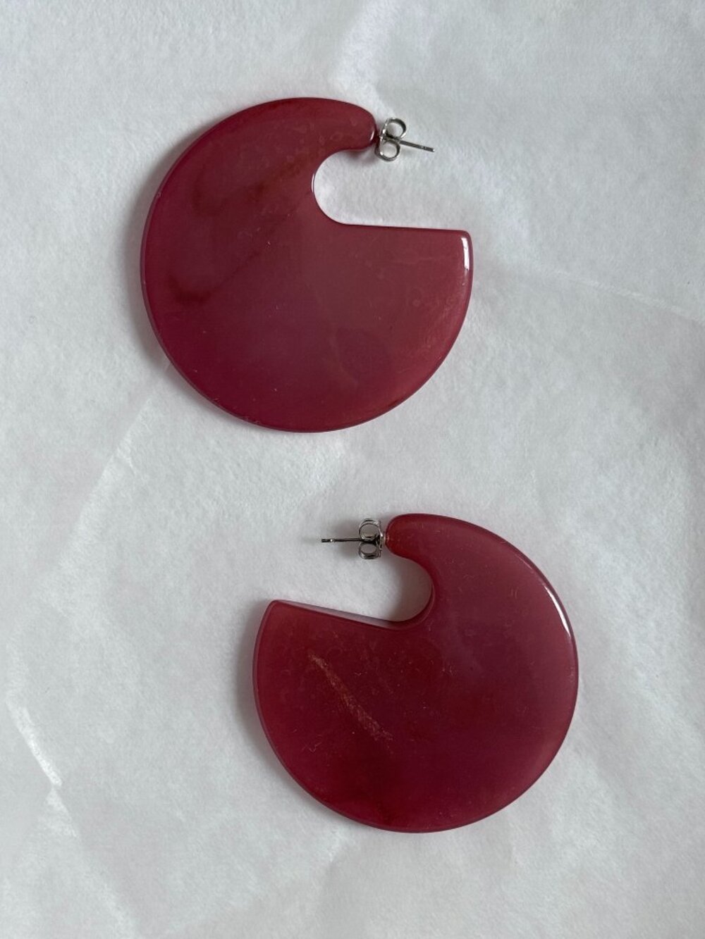 Rachel Comey large disc earrings in deep burgundy/wine
